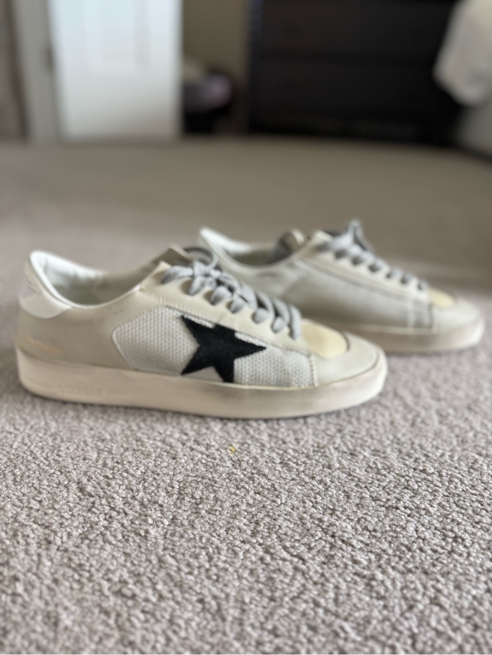 Golden Goose Stardan White Sneakers with Black Star - Picture 2 of 6